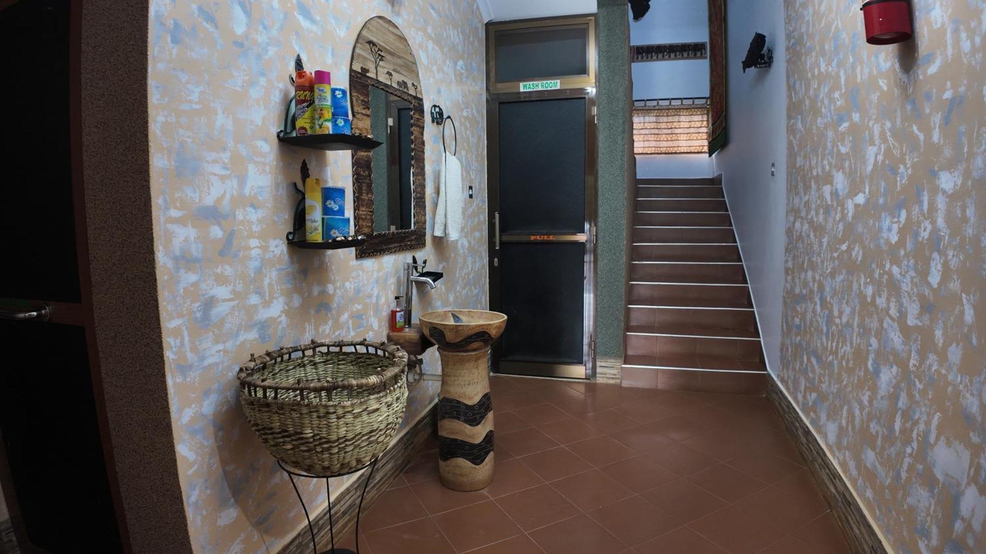Korona Villa Lodge Аруша Екстериор снимка