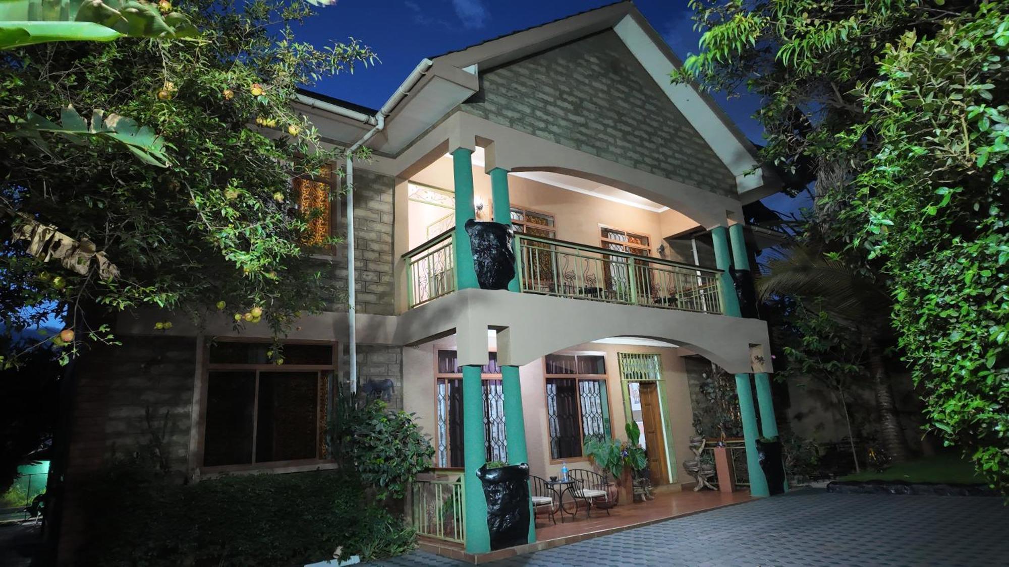 Korona Villa Lodge Аруша Екстериор снимка