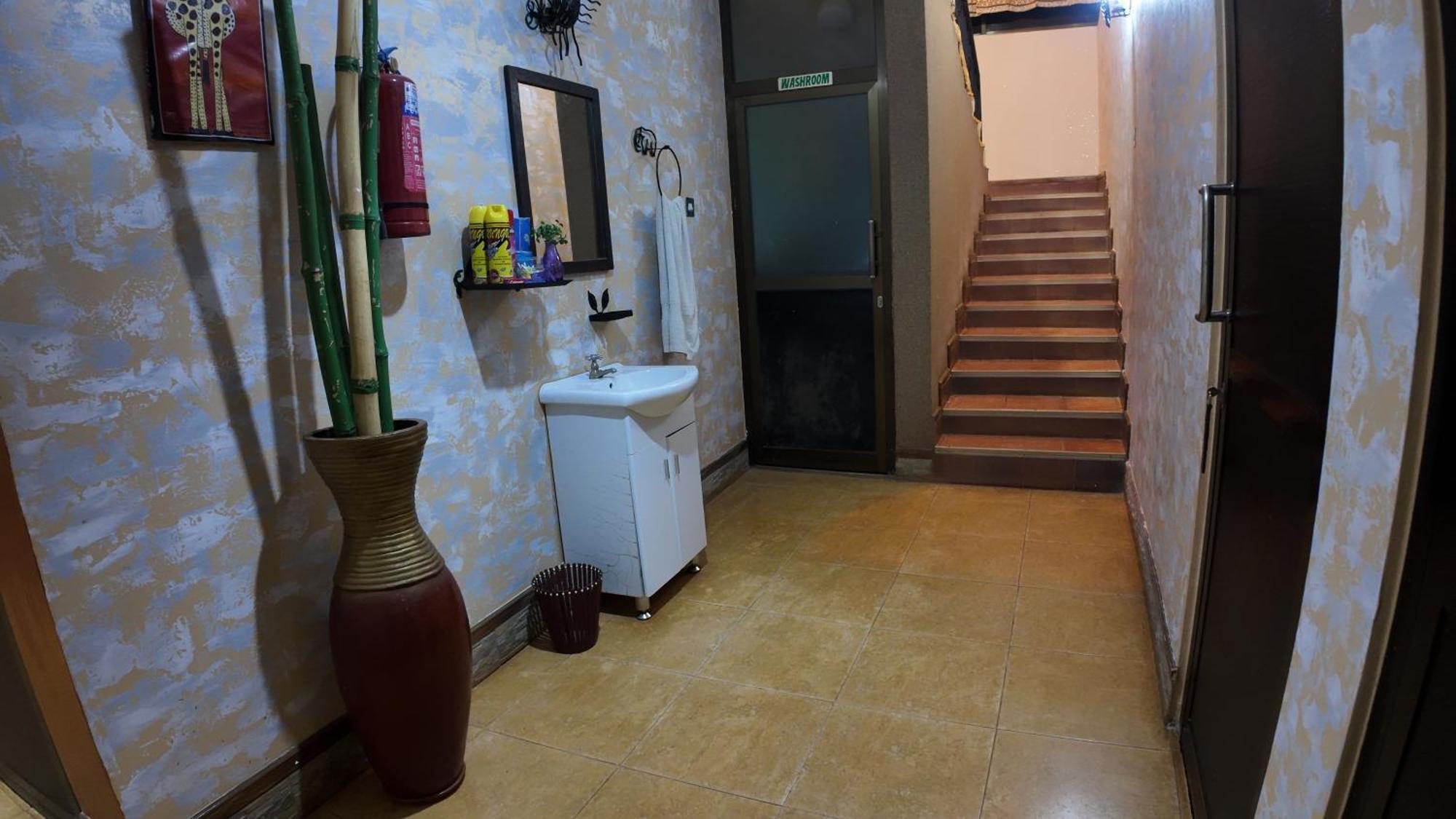 Korona Villa Lodge Аруша Екстериор снимка